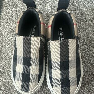 Burberry sneakers boy